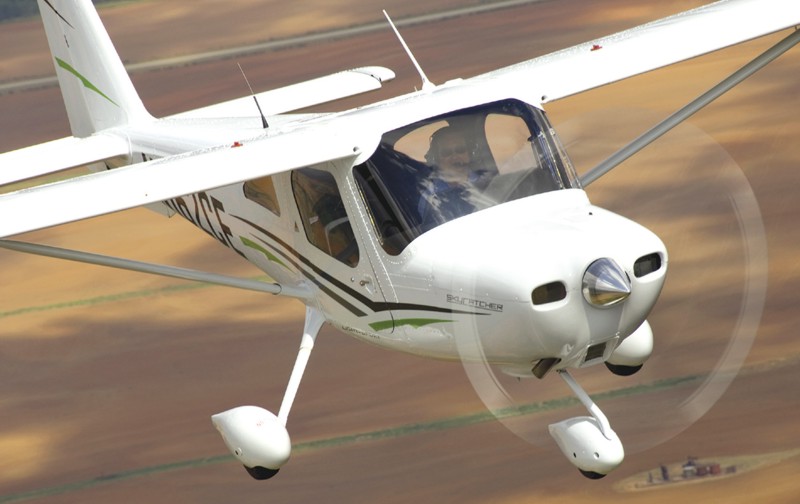 Flying Cessna's LSA Skycatcher -