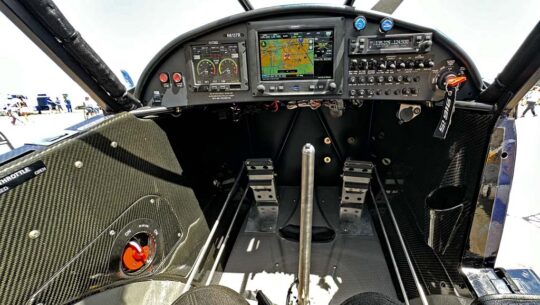 CarbonCubUL lit avionics